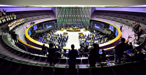 Câmara vota urgência do projeto que pode anular decreto do IOF